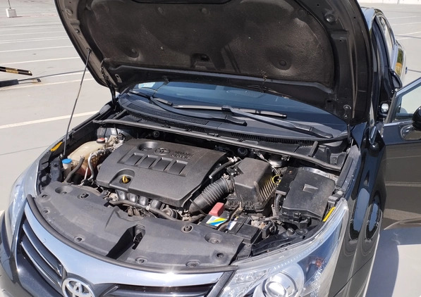 Toyota Avensis cena 43900 przebieg: 182650, rok produkcji 2014 z Legionowo małe 191